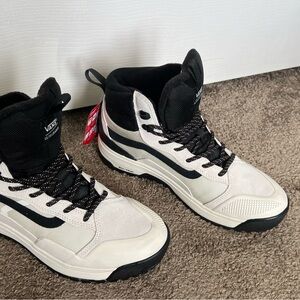 Vans MTE Ultrarange winter boots white black size 11